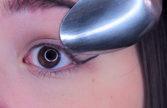 black-eyeliner-look-Zikimo-06