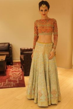 latest-blouse-styles-zikimo1