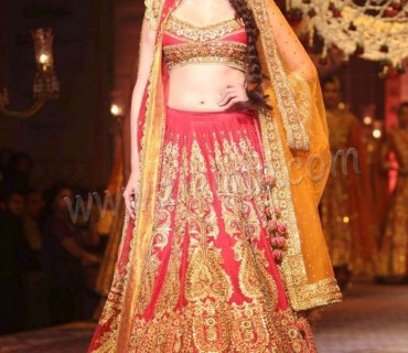 Bridal Red lehenga with heavy Embroidery and Dabka Work