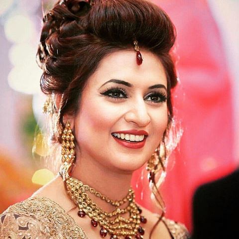 Divyanka tripathi deals bridal look